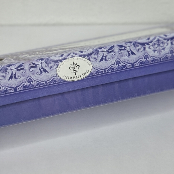 Saponificio Artigianale Fiorentino Lavender Soap Set of 3 Round Floral Bars - Picture 8 of 11